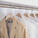 洋服カバーの選び方と活用方法